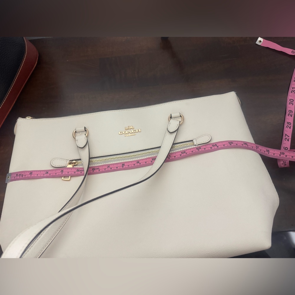 Coach Gallery Tote Gold/Chalk (off white/cream) EUC - Picture 14 of 15